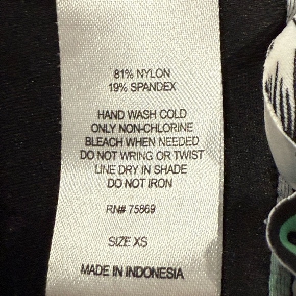 Hula Honey Womens Flowervescent Ruffle Molded Push Up Bikini Top Size:Small - Picture 6 of 7